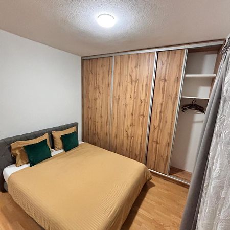 R-Residency Ll Apartment บันยาลูกา ภายนอก รูปภาพ