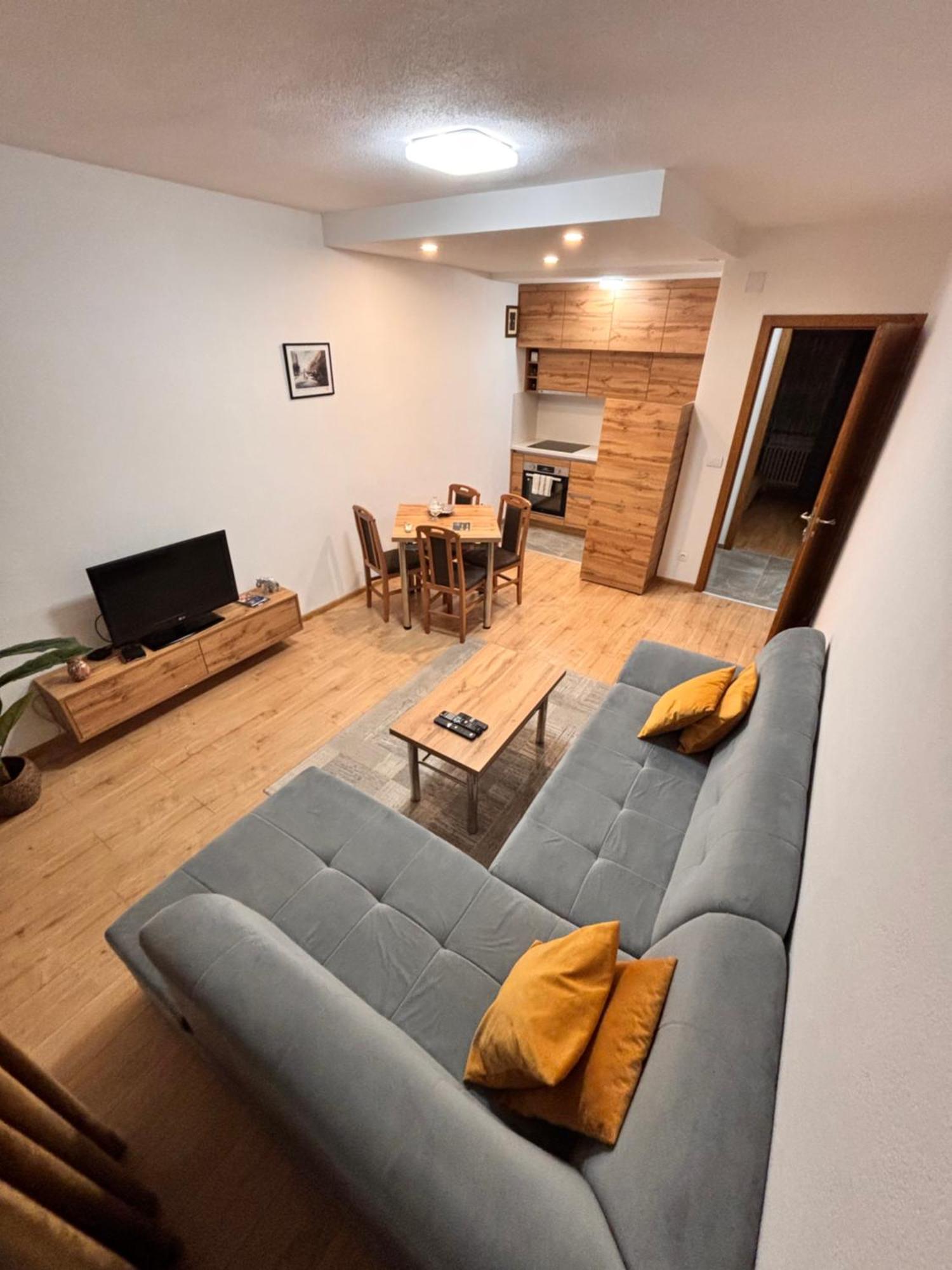 R-Residency Ll Apartment บันยาลูกา ภายนอก รูปภาพ