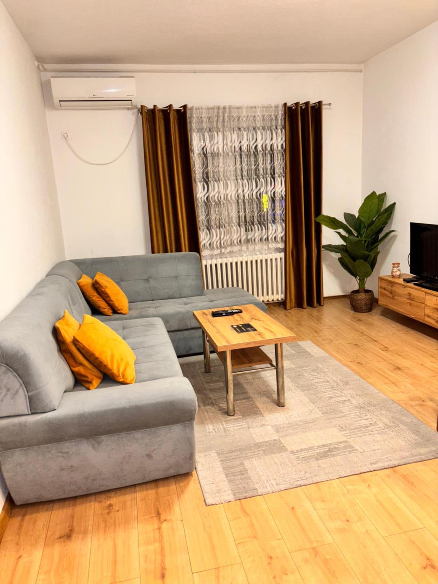 R-Residency Ll Apartment บันยาลูกา ภายนอก รูปภาพ