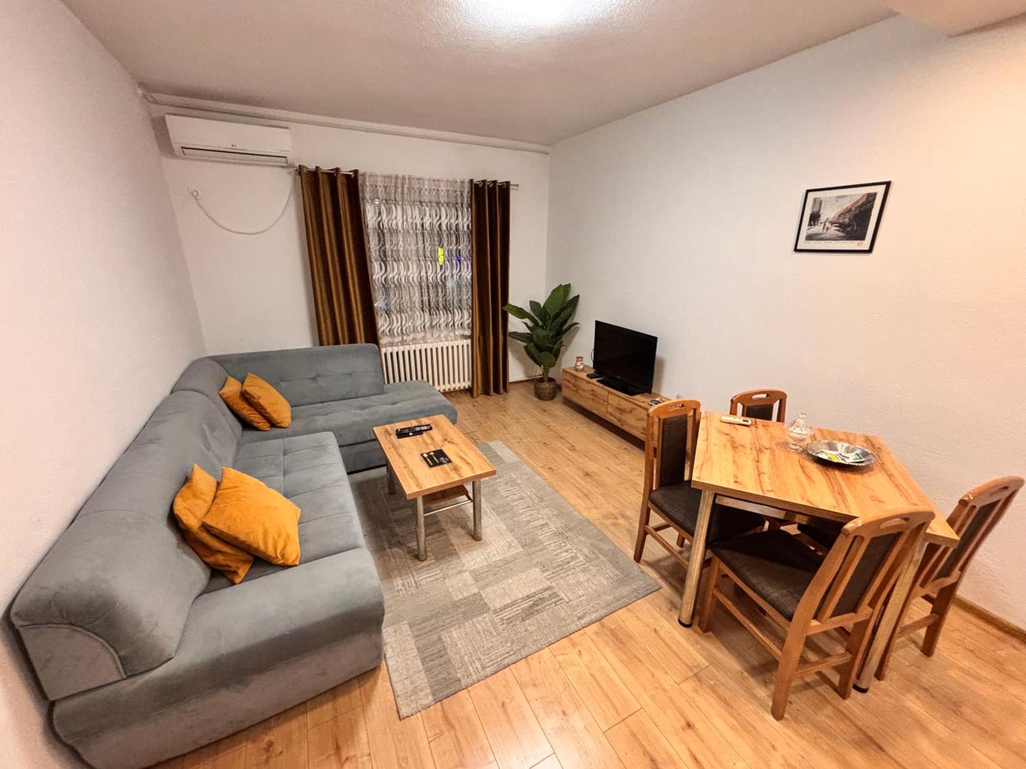 R-Residency Ll Apartment บันยาลูกา ภายนอก รูปภาพ